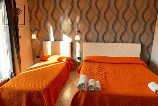 Bed & Breakfast Sanctuary 3*